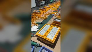 Przedstawiamy zewnętrzne przemysłowe oświetlenie LED przeciwwybuchowe IP65 z obudową ze stopu aluminium