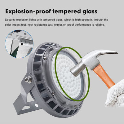 Wodoodporna przemysłowa lampa typu high bay IP65 o temperaturze barwowej 5500-6500K i konstrukcji z aluminium + szkła hartowanego