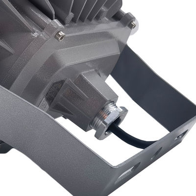 Wodoodporna przemysłowa lampa typu high bay IP65 o temperaturze barwowej 5500-6500K i konstrukcji z aluminium + szkła hartowanego