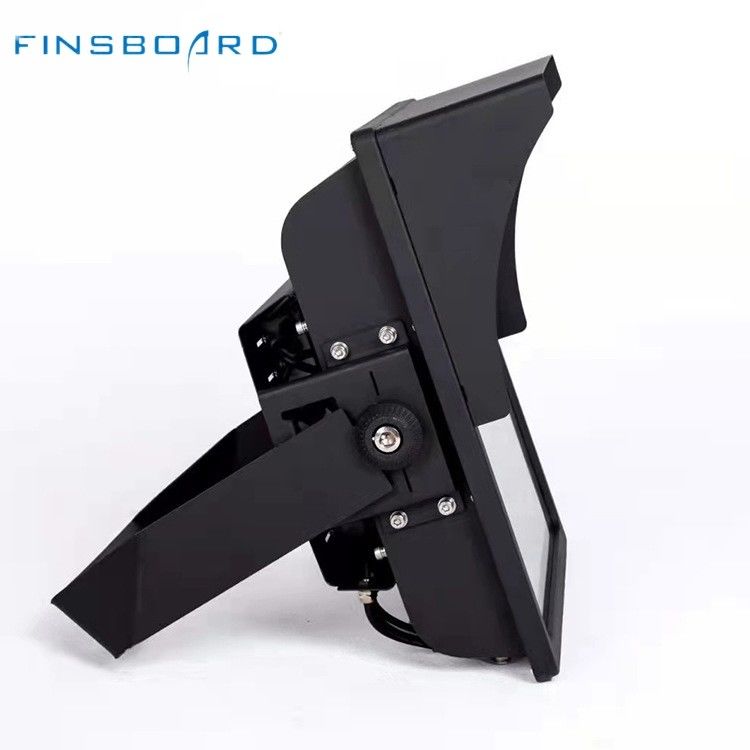 Reflektor LED o zakresie częstotliwości 50-60 Hz, żywotności 50000 godzin i stopniu ochrony IP66, przeznaczony do oświetlenia stadionów na zewnątrz