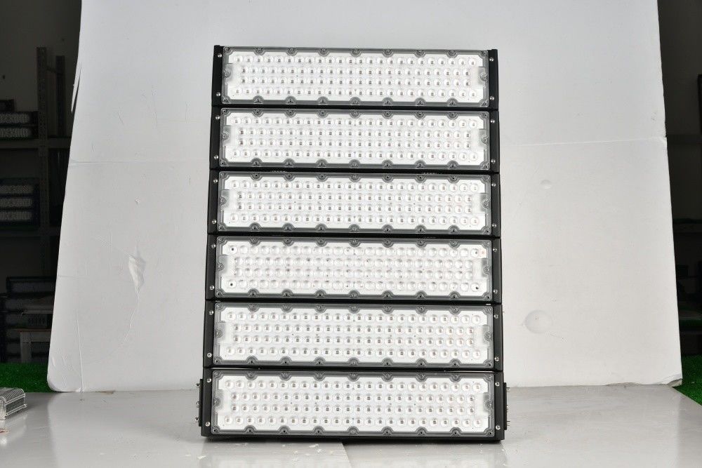 Wodoodporna lampa wysokiego masztu LED 2000W IP65 z żywotnością 50000 godzin do stadionów i oświetlenia zewnętrznego